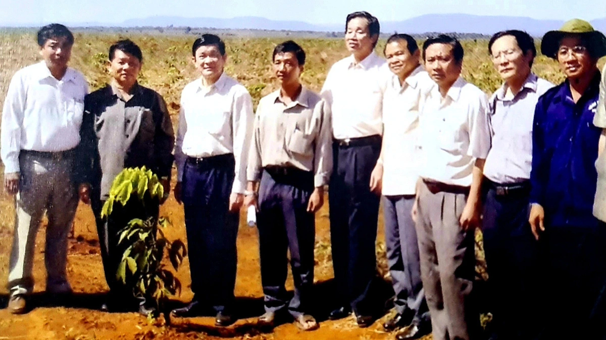  Kỳ tích cao su Việt: Anh linh liệt sĩ và 10.000ha cao su Việt đầu tiên ở Lào
